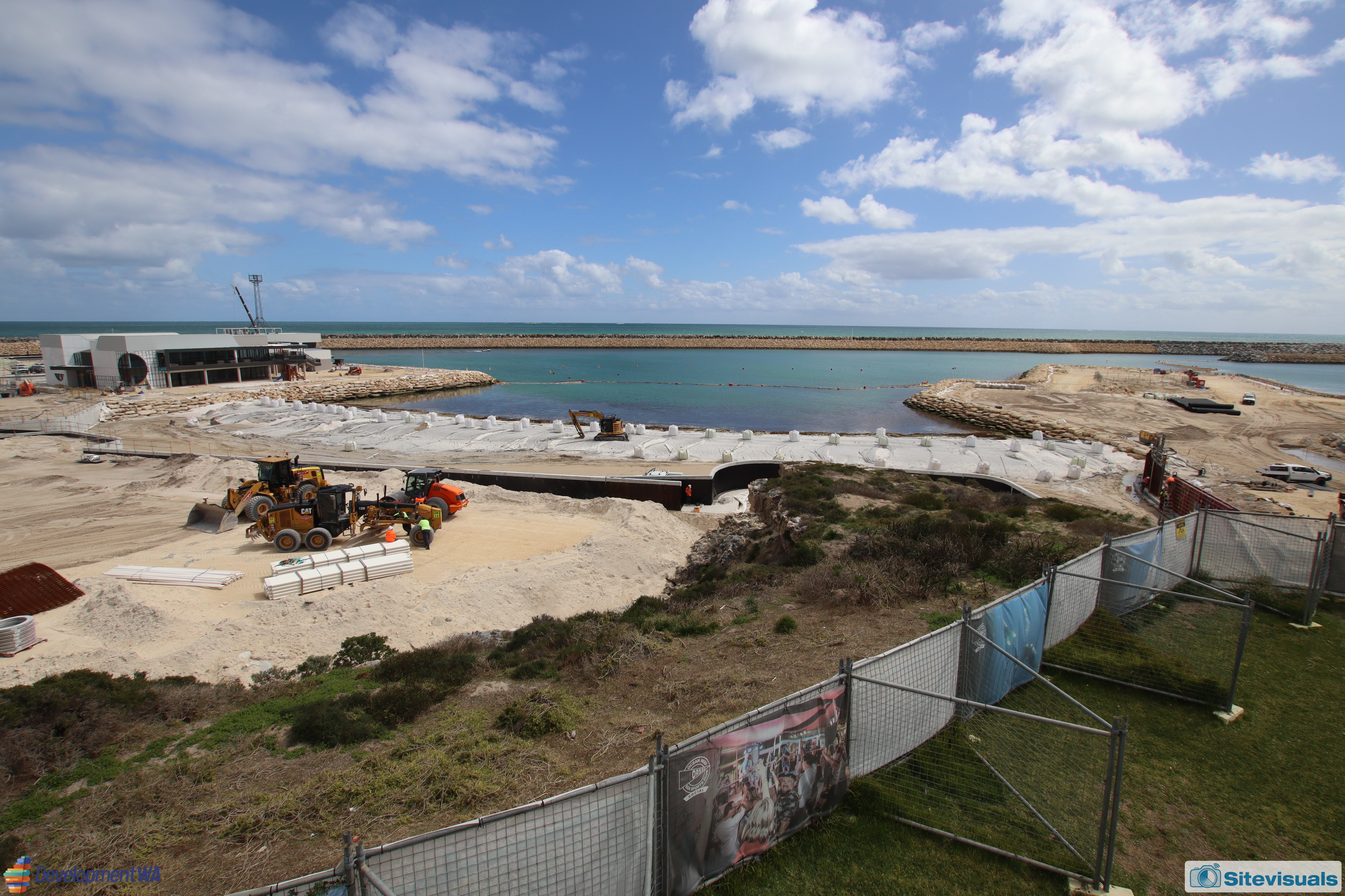 Ocean Reef Marina, Southern Breakwater, 18-Sep-2025 1:36 pm